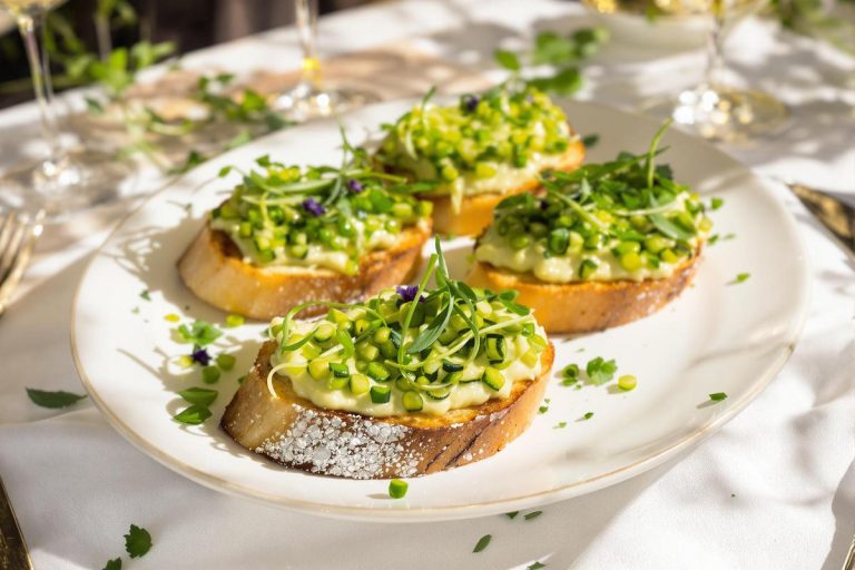Ce toast au caviar de courgettes impressionne tout le monde à l’apéro : Jesse Jenkins dévoile sa recette chic.jpg