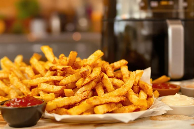 Pourquoi vos frites au airfryer manquent de croustillant ? Voici l'astuce à suivre.jpg